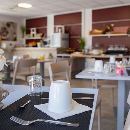 Comfort Aparthotel Cannes Mandelieu ภายนอก รูปภาพ