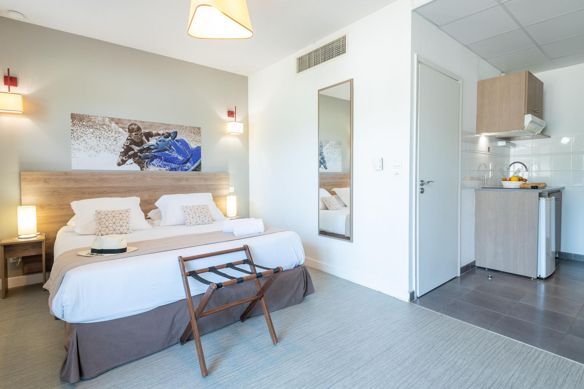 Comfort Aparthotel Cannes Mandelieu ภายนอก รูปภาพ