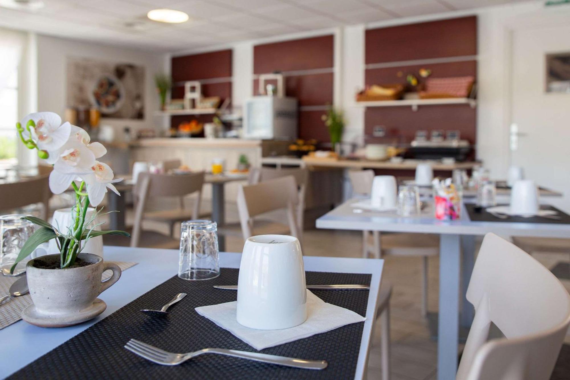 Comfort Aparthotel Cannes Mandelieu ภายนอก รูปภาพ