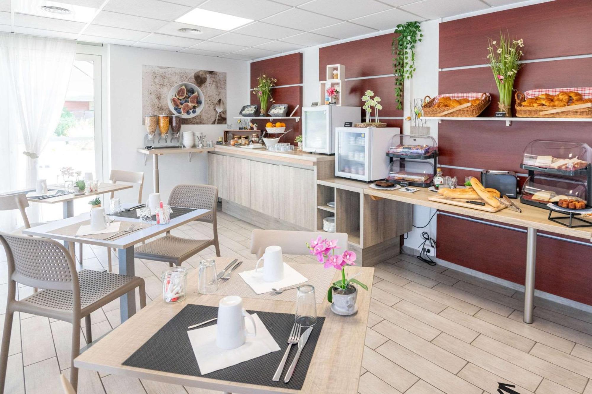 Comfort Aparthotel Cannes Mandelieu ภายนอก รูปภาพ