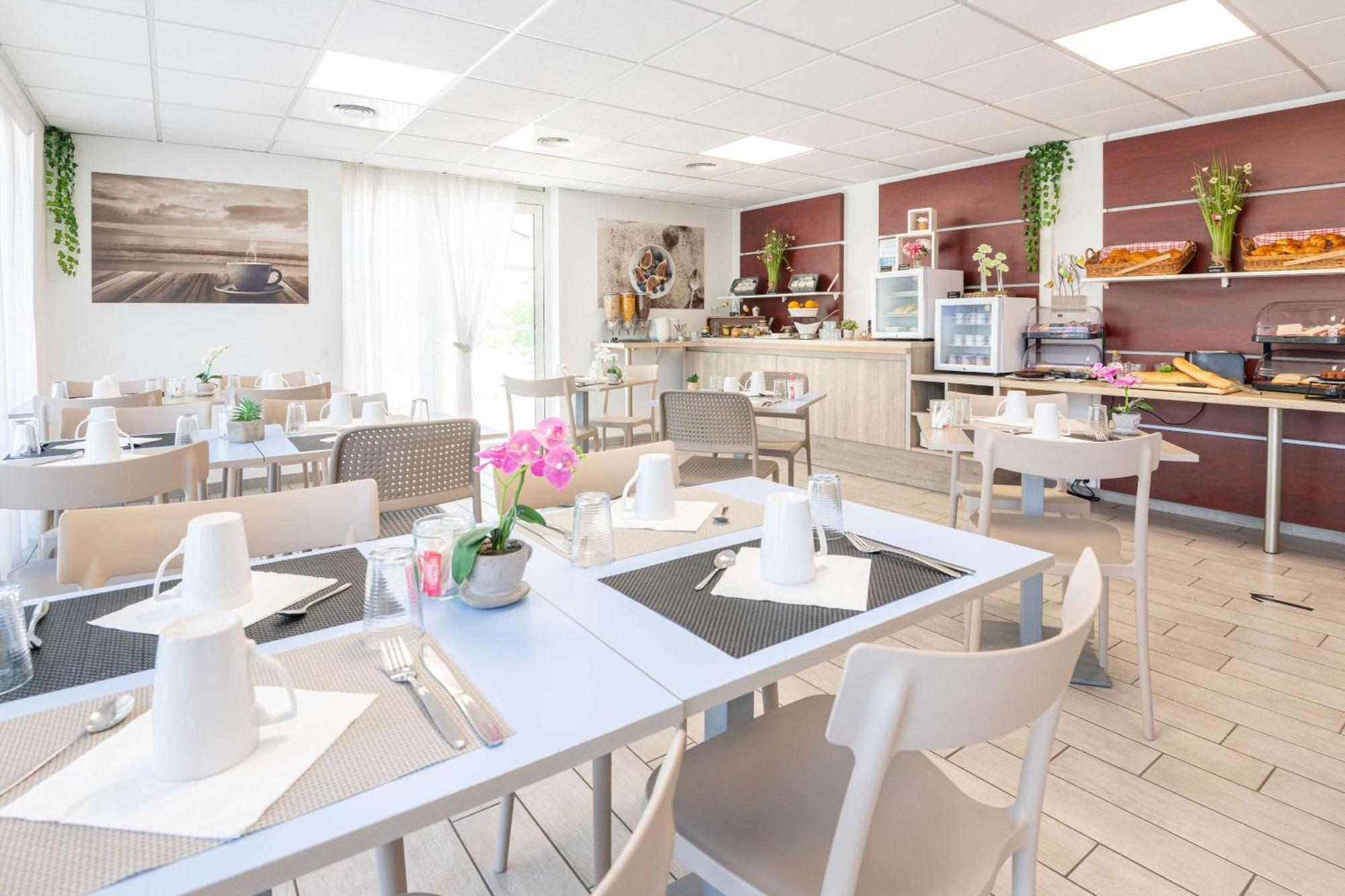 Comfort Aparthotel Cannes Mandelieu ภายนอก รูปภาพ