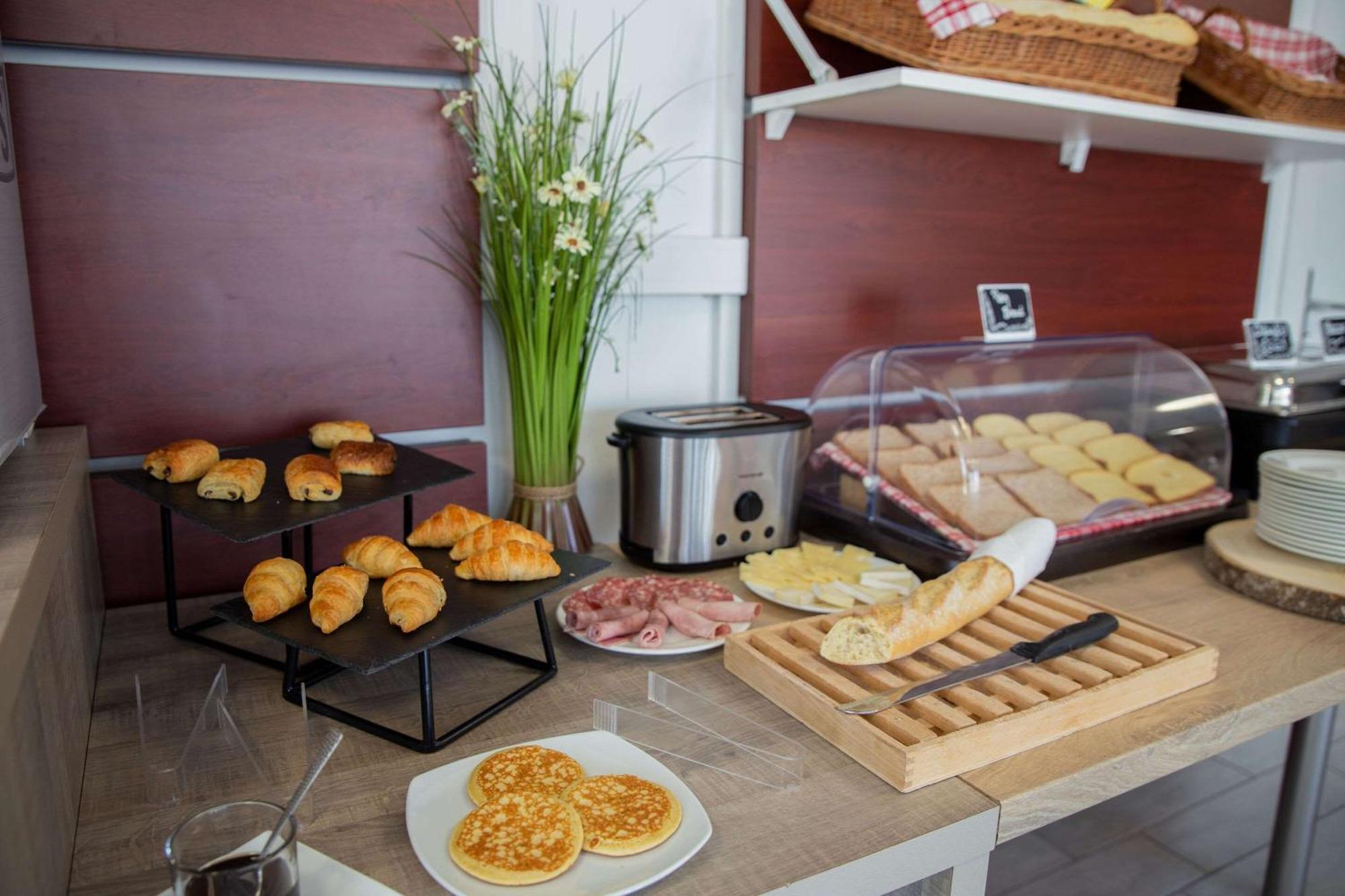 Comfort Aparthotel Cannes Mandelieu ภายนอก รูปภาพ