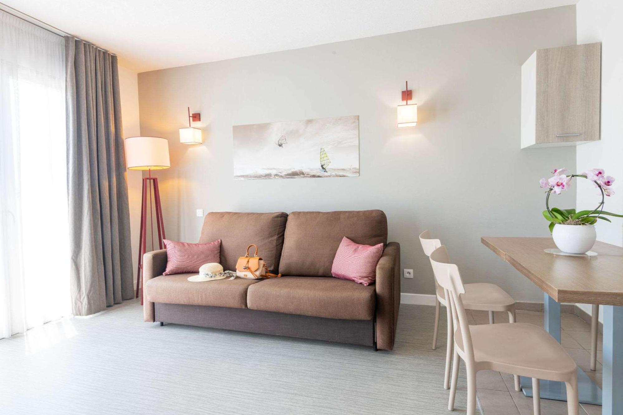 Comfort Aparthotel Cannes Mandelieu ภายนอก รูปภาพ