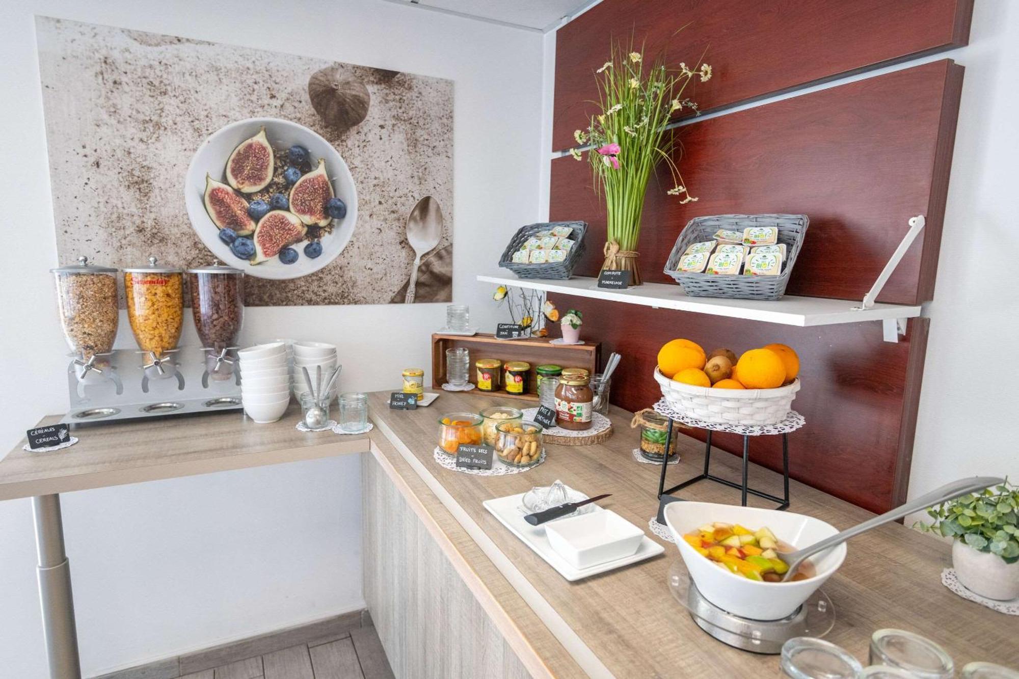 Comfort Aparthotel Cannes Mandelieu ภายนอก รูปภาพ