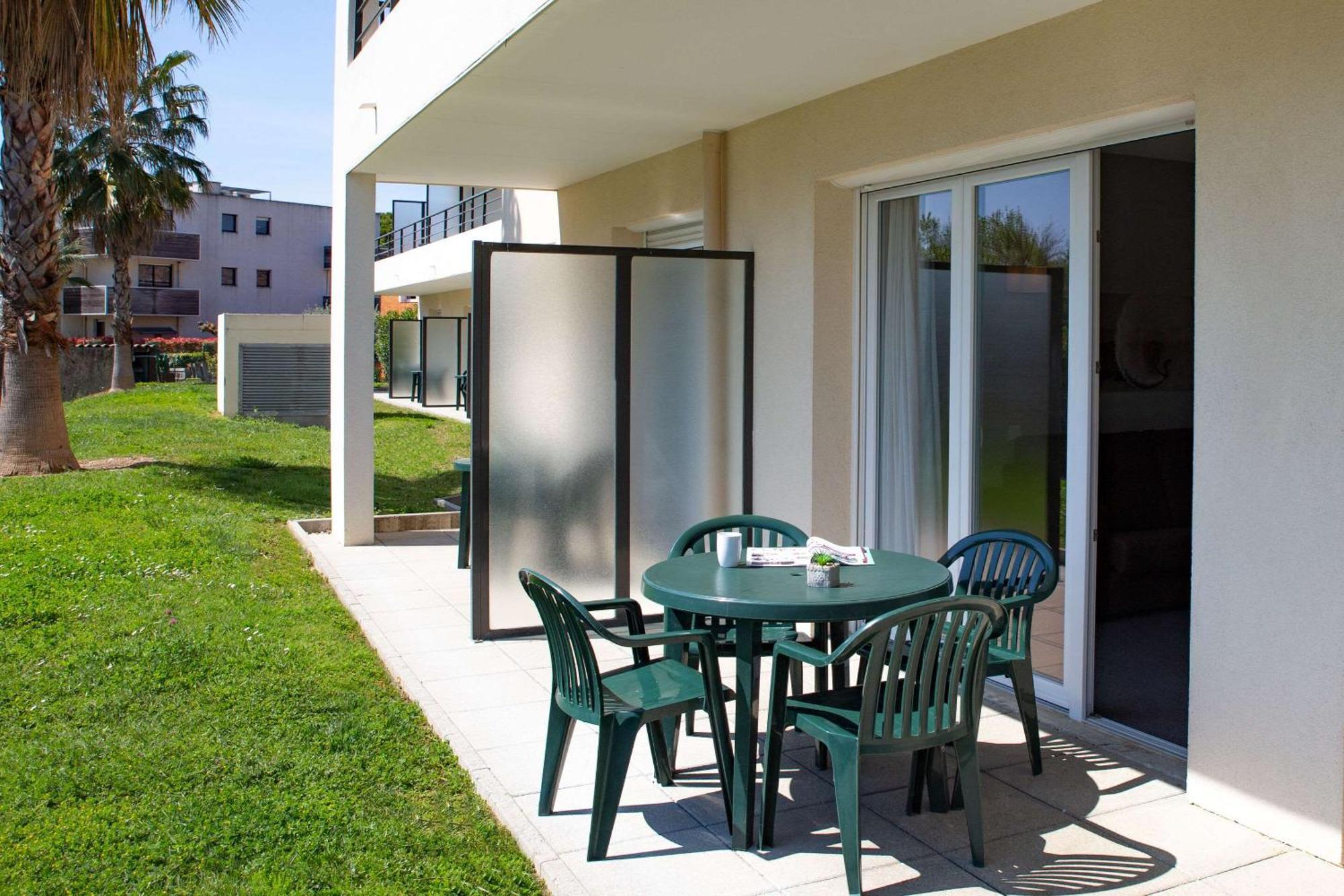 Comfort Aparthotel Cannes Mandelieu ภายนอก รูปภาพ